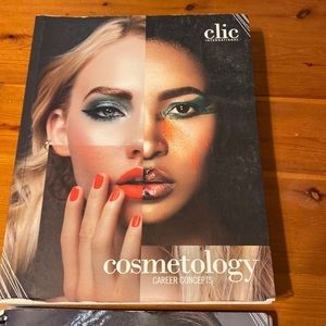 𝅺click international cosmology book, used